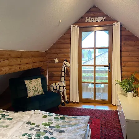 Casa de Férias Eifel-lounge Blockhaus Mit Kamin Garten Balkon Nahe Koeln Therme Bruehl Phantasialand