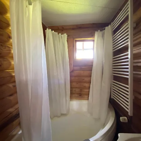 Casa de Férias Eifel-lounge Blockhaus Mit Kamin Garten Balkon Nahe Koeln Therme Bruehl Phantasialand Weilerswist